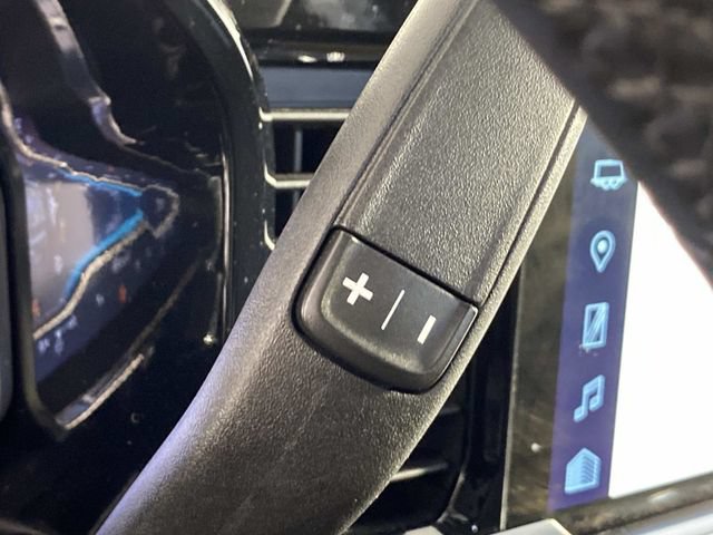 Used 2023 Chevrolet Silverado 1500 LT AWD/4WD image 19