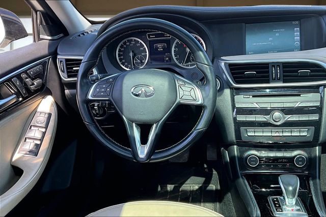 Used 2018 INFINITI QX30 Premium w/ Navigation Package image 5