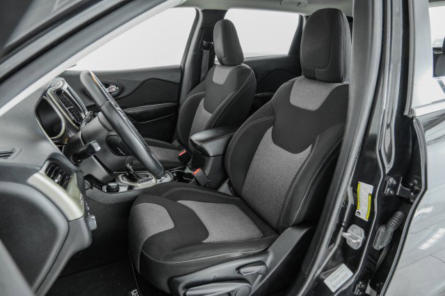 Used 2014 Jeep Cherokee Latitude image 28