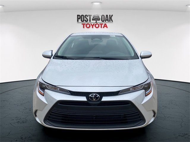 Used 2025 Toyota Corolla LE image 2