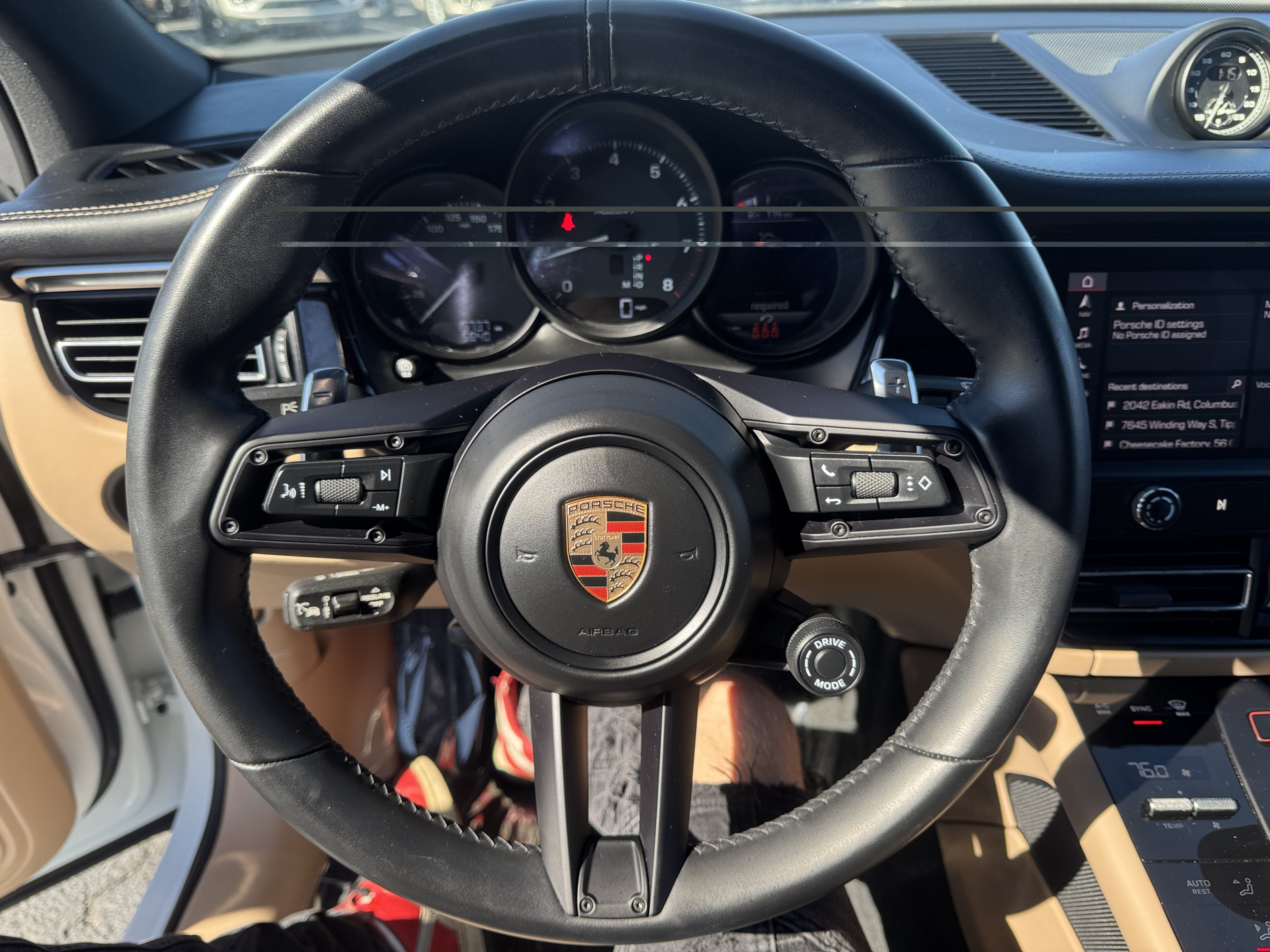 Used 2024 Porsche Macan AWD/4WD image 21