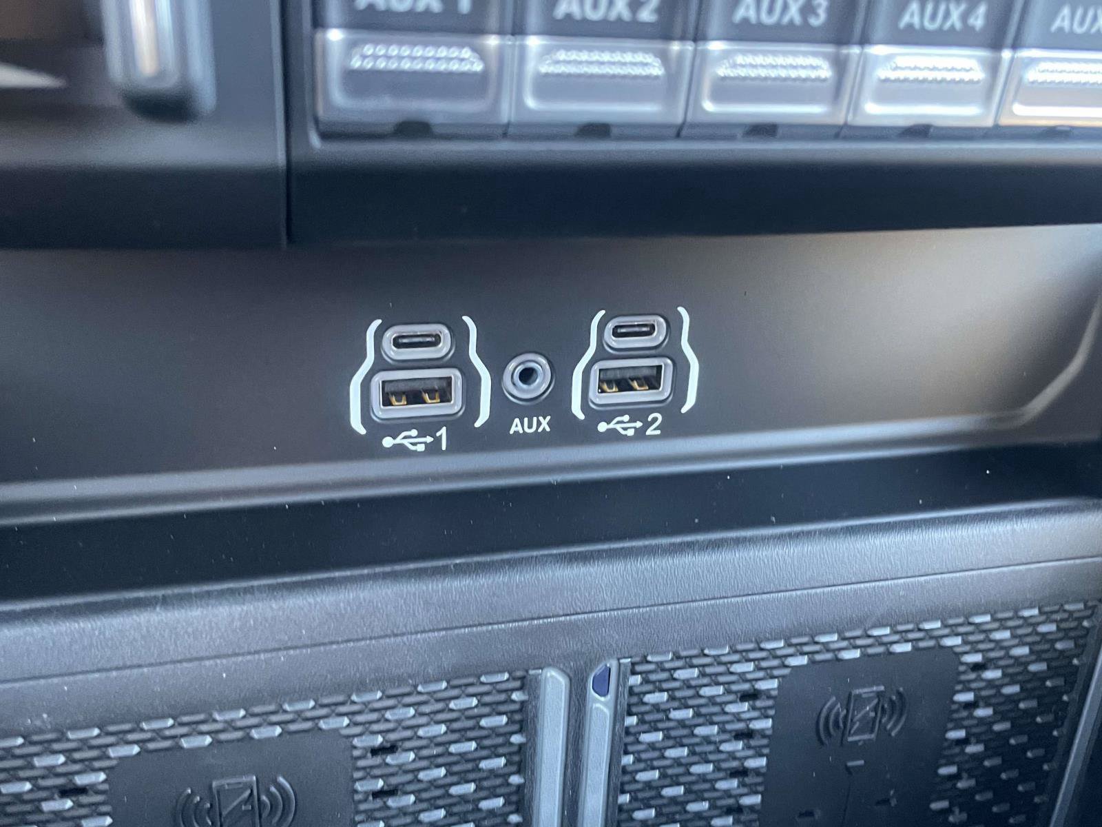 New 2027 RAM 2500 Laramie w/ Night Edition AWD/4WD image 15