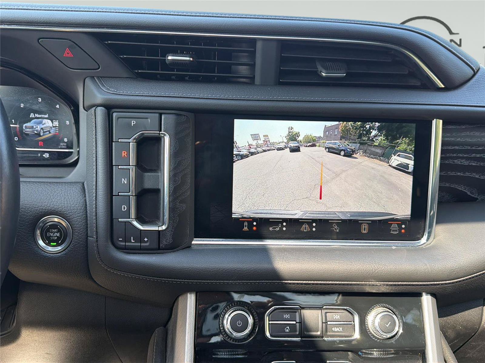 Used 2023 GMC Yukon XL Denali w/ Denali Reserve Package AWD/4WD image 24