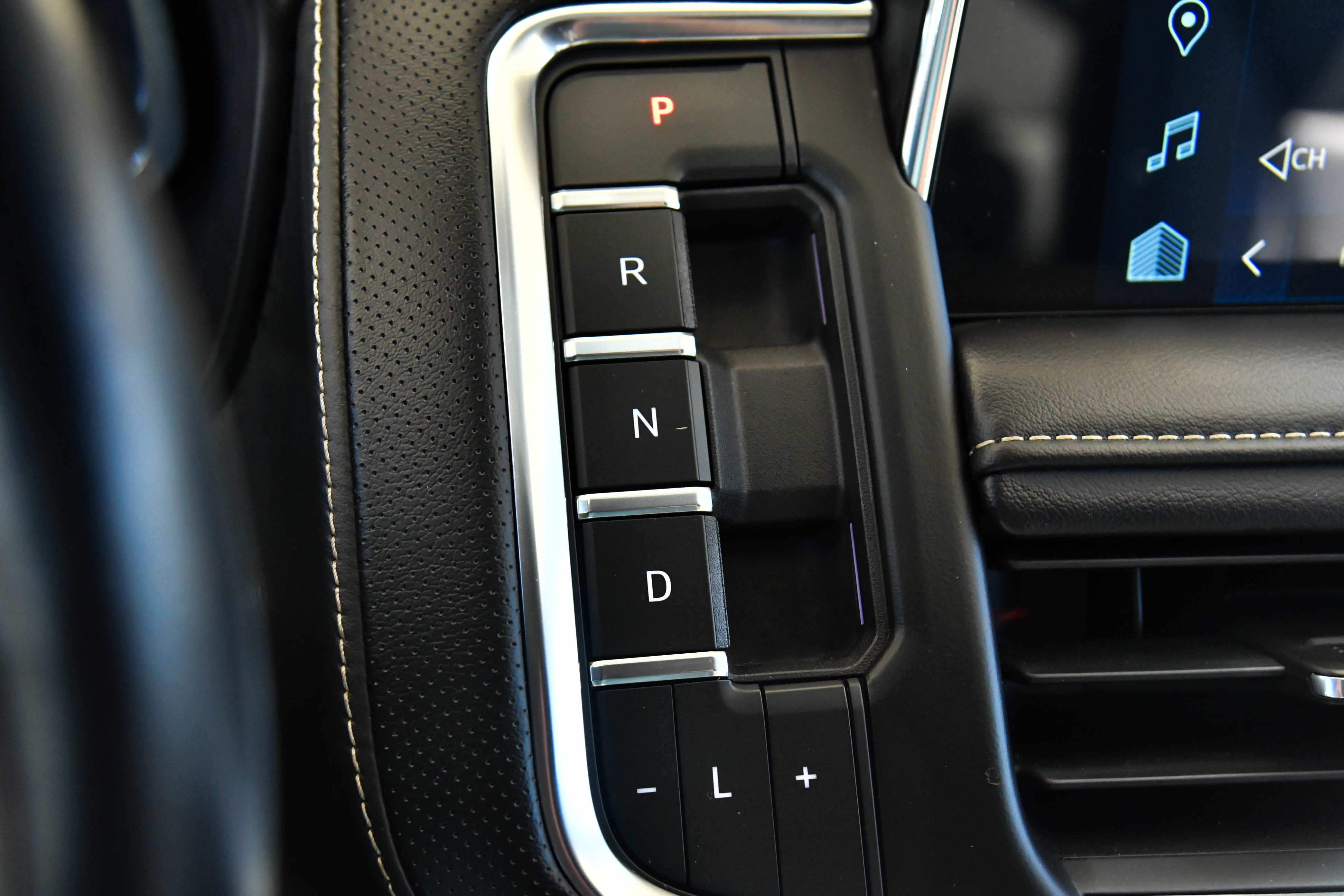 Used 2023 Chevrolet Tahoe Premier w/ Advanced Technology Package image 37