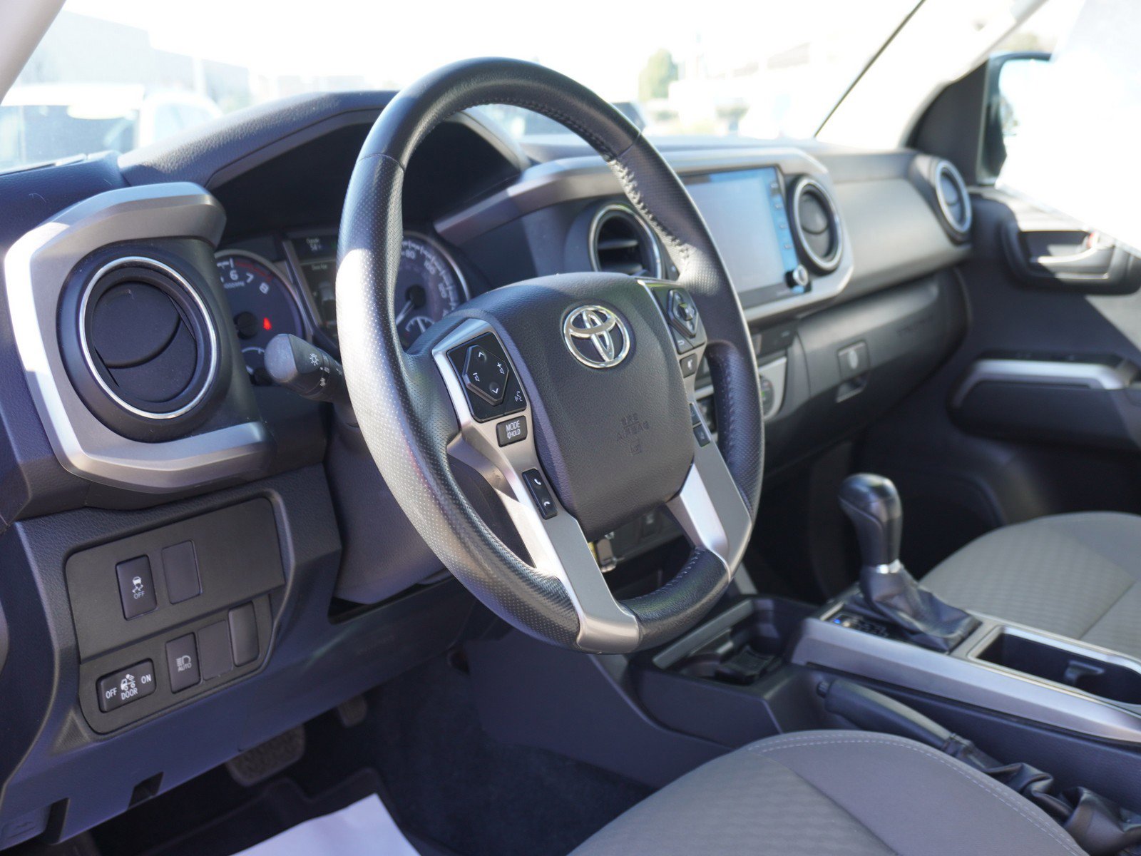 Used 2022 Toyota Tacoma SR5 image 19