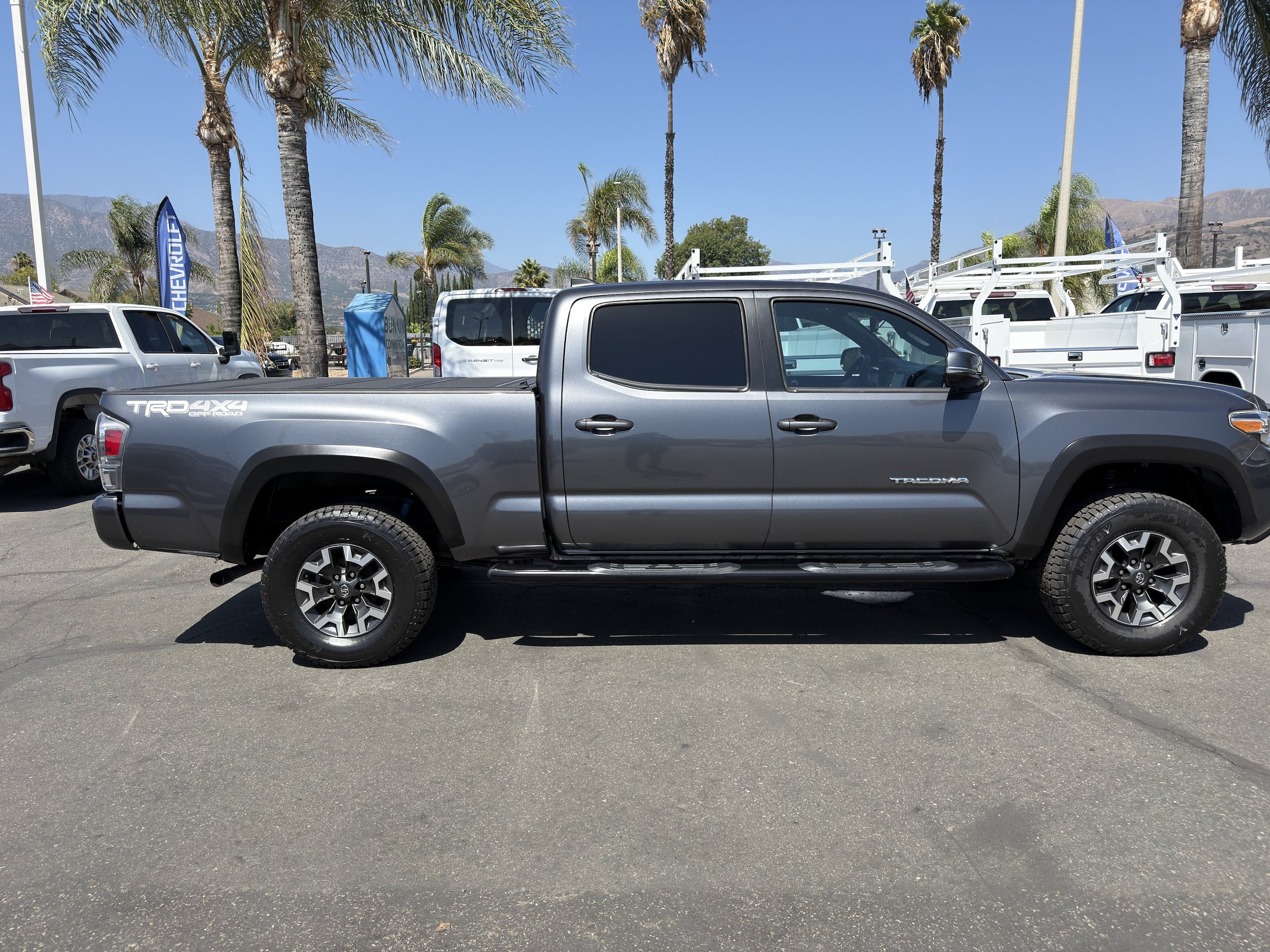 Used 2021 Toyota Tacoma TRD Off-Road w/ Technology Package AWD/4WD image 9
