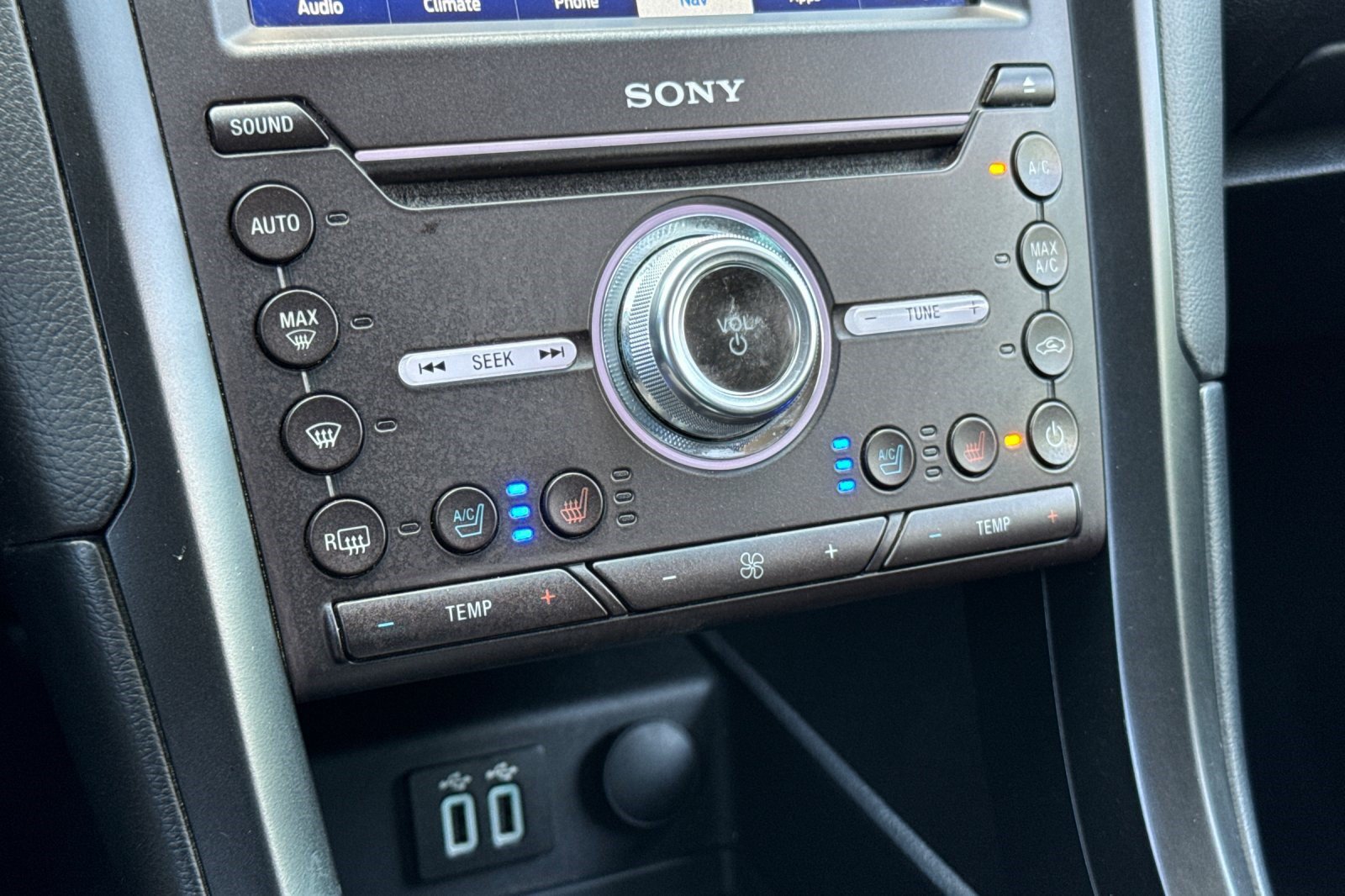 Used 2019 Ford Fusion Energi Titanium FWD image 19