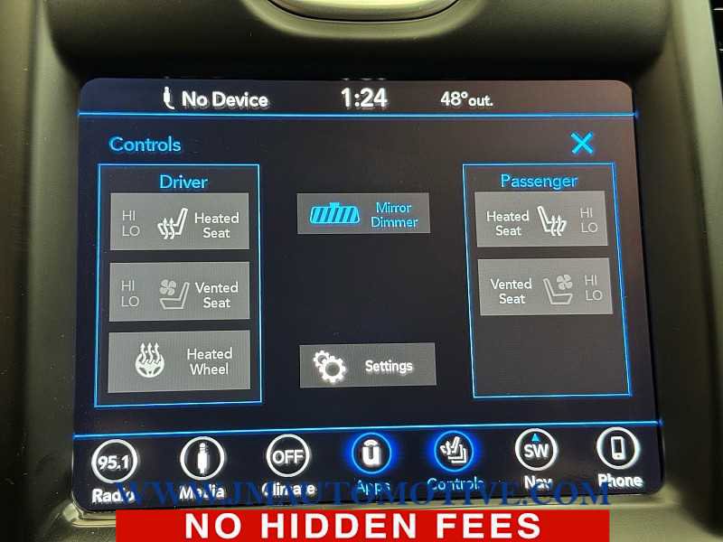 Used 2019 Chrysler 300 Limited image 28