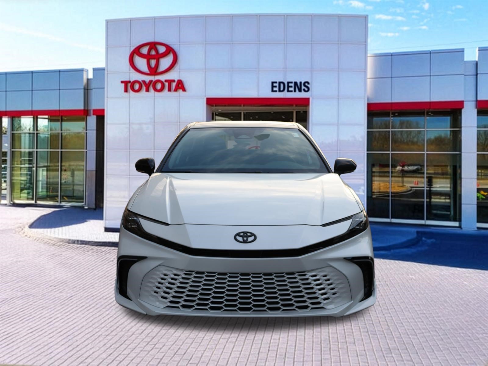 Used 2025 Toyota Camry XSE FWD image 11