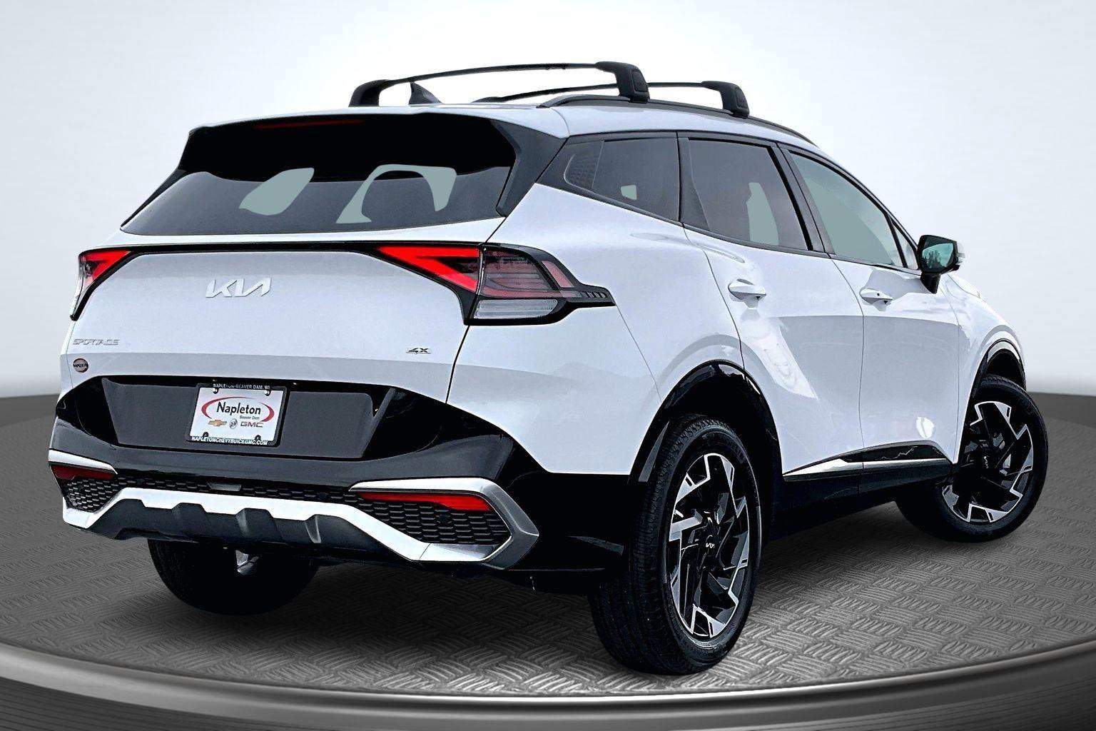 Used 2025 Kia Sportage SX AWD/4WD image 2