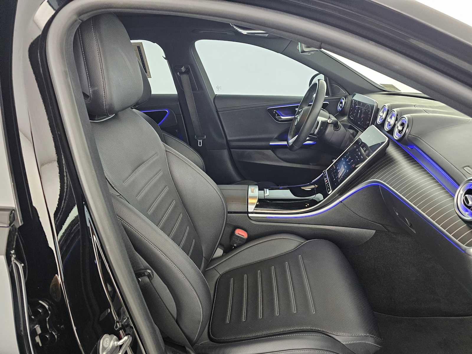 Used 2023 Mercedes-Benz C 300 Sedan image 10