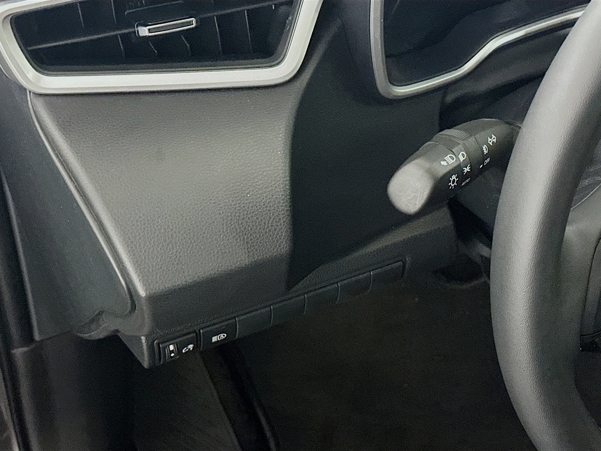 Used 2025 Toyota Corolla XSE image 17