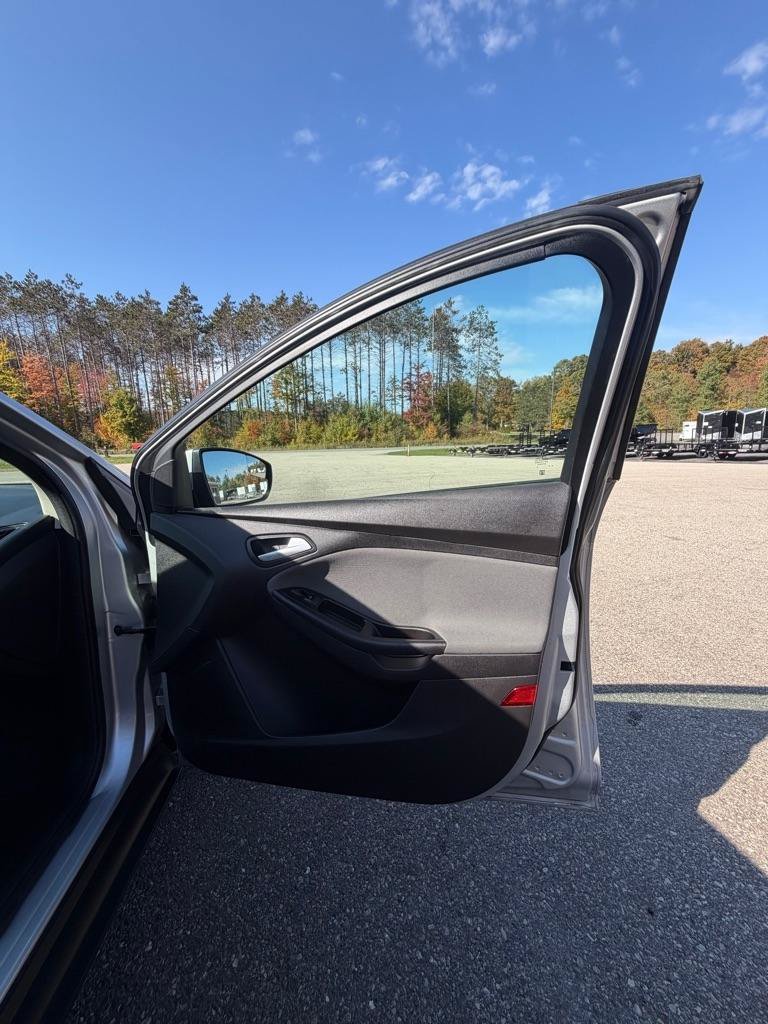 Used 2014 Ford Focus SE FWD image 18