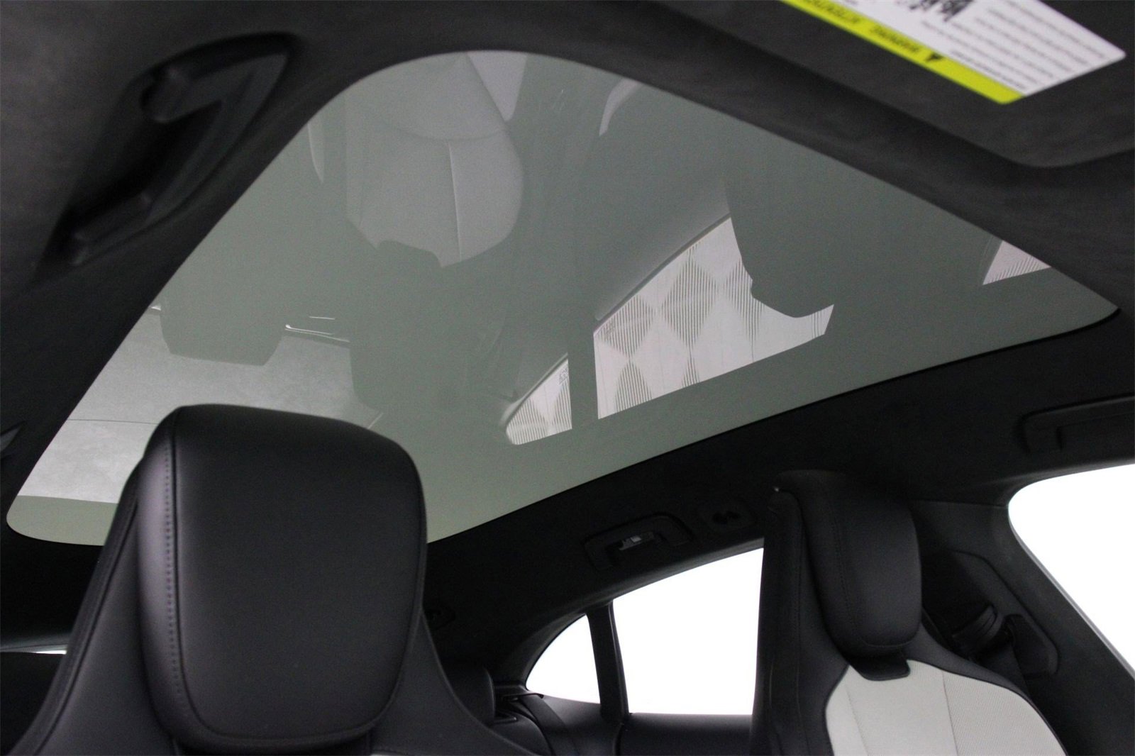 Used 2025 Porsche Taycan GTS image 25