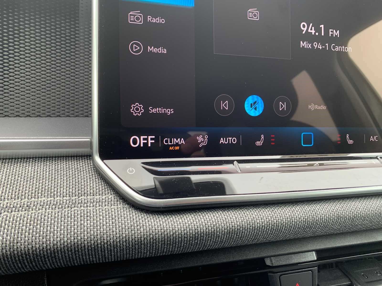 New 2026 Volkswagen Tiguan S AWD/4WD image 9