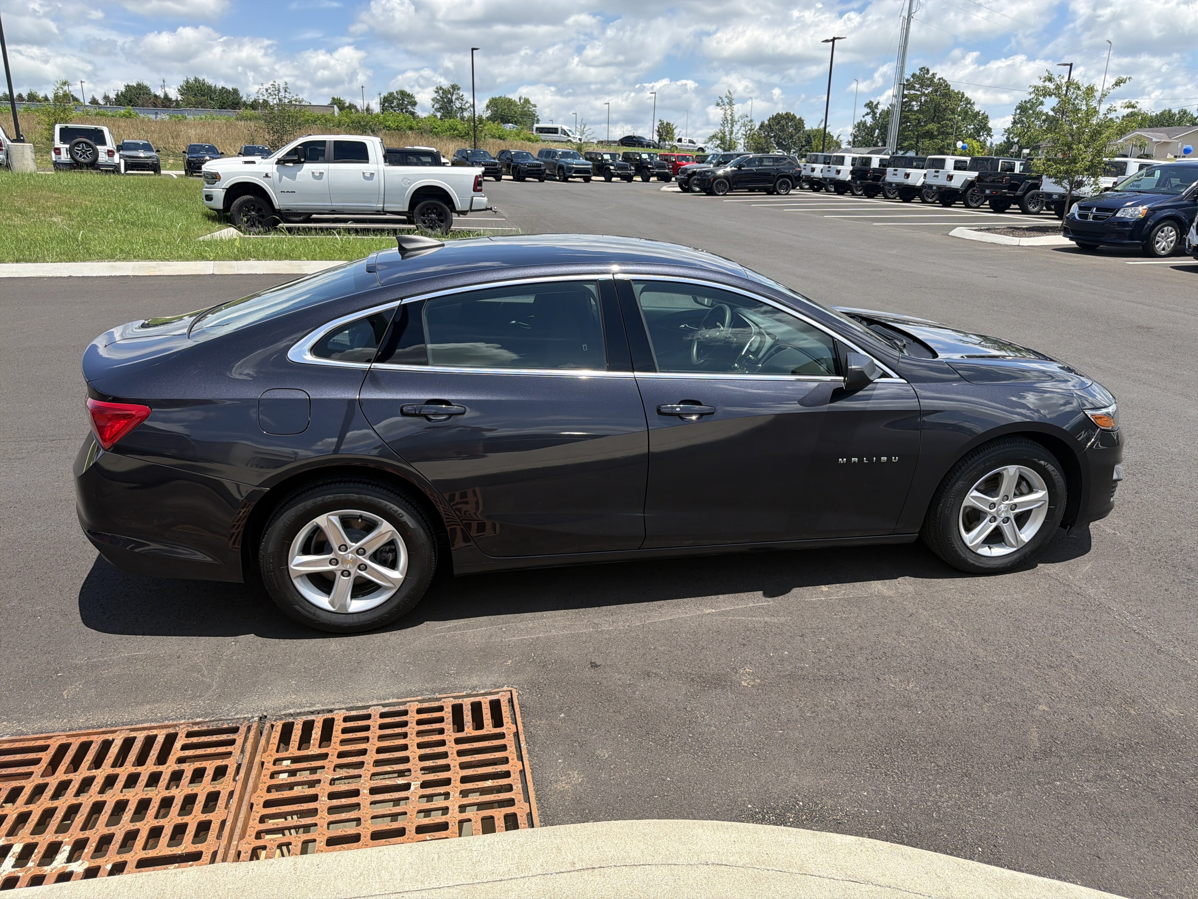 Used 2023 Chevrolet Malibu LS FWD image 10