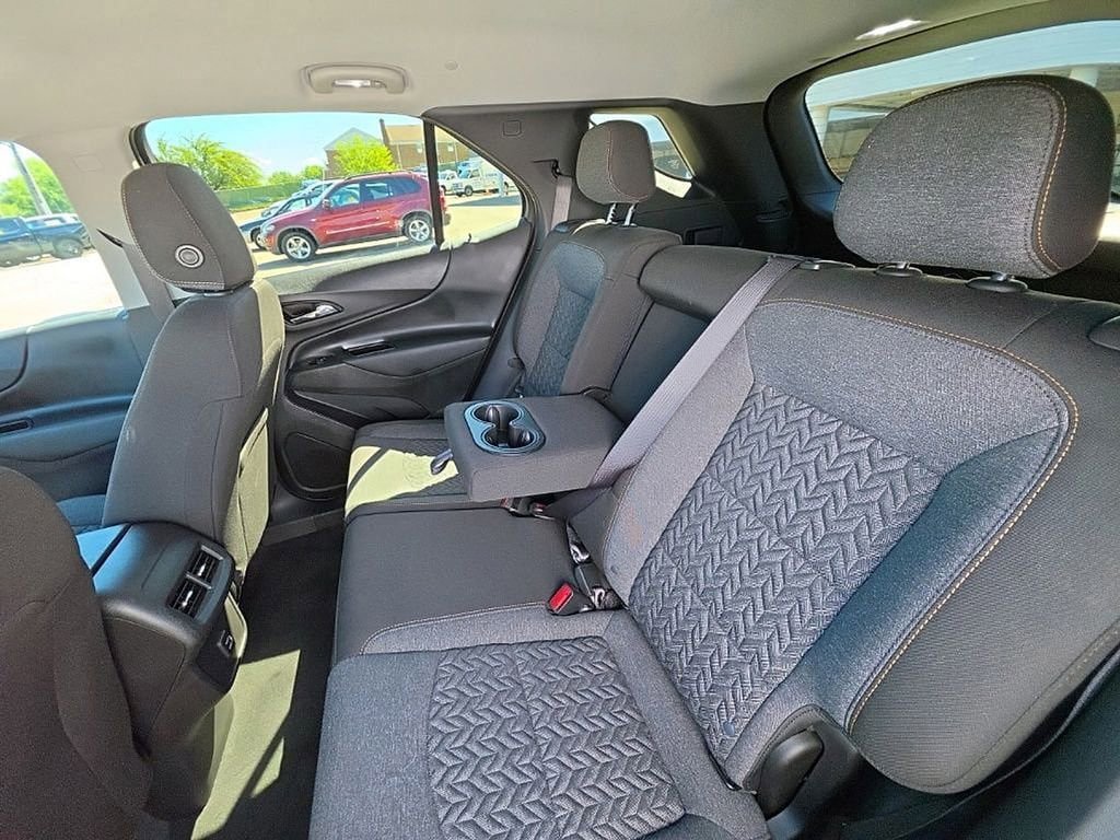 Used 2024 Chevrolet Equinox LT AWD/4WD image 25