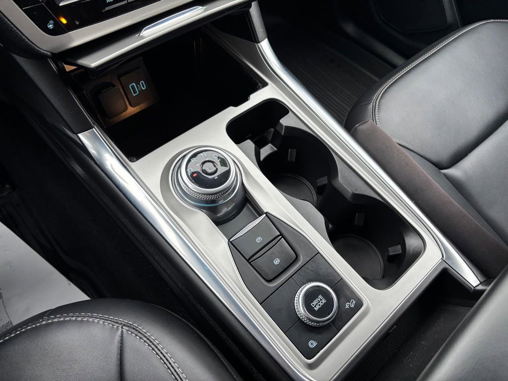 Used 2023 Ford Explorer XLT w/ Equipment Group 202A image 29