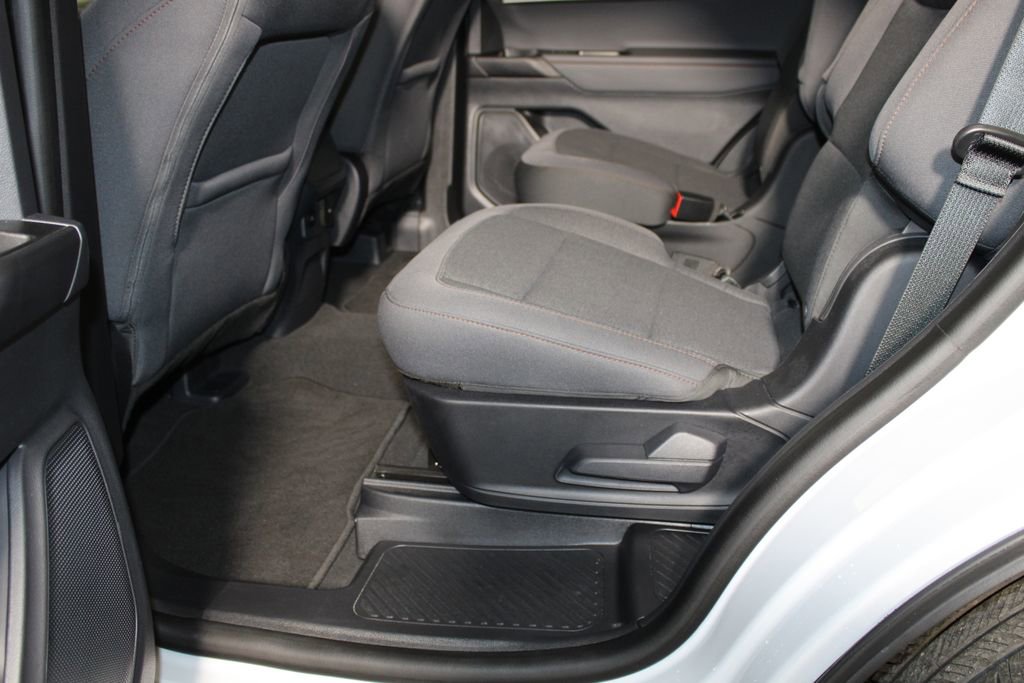 Certified 2025 Ford Explorer Active image 12