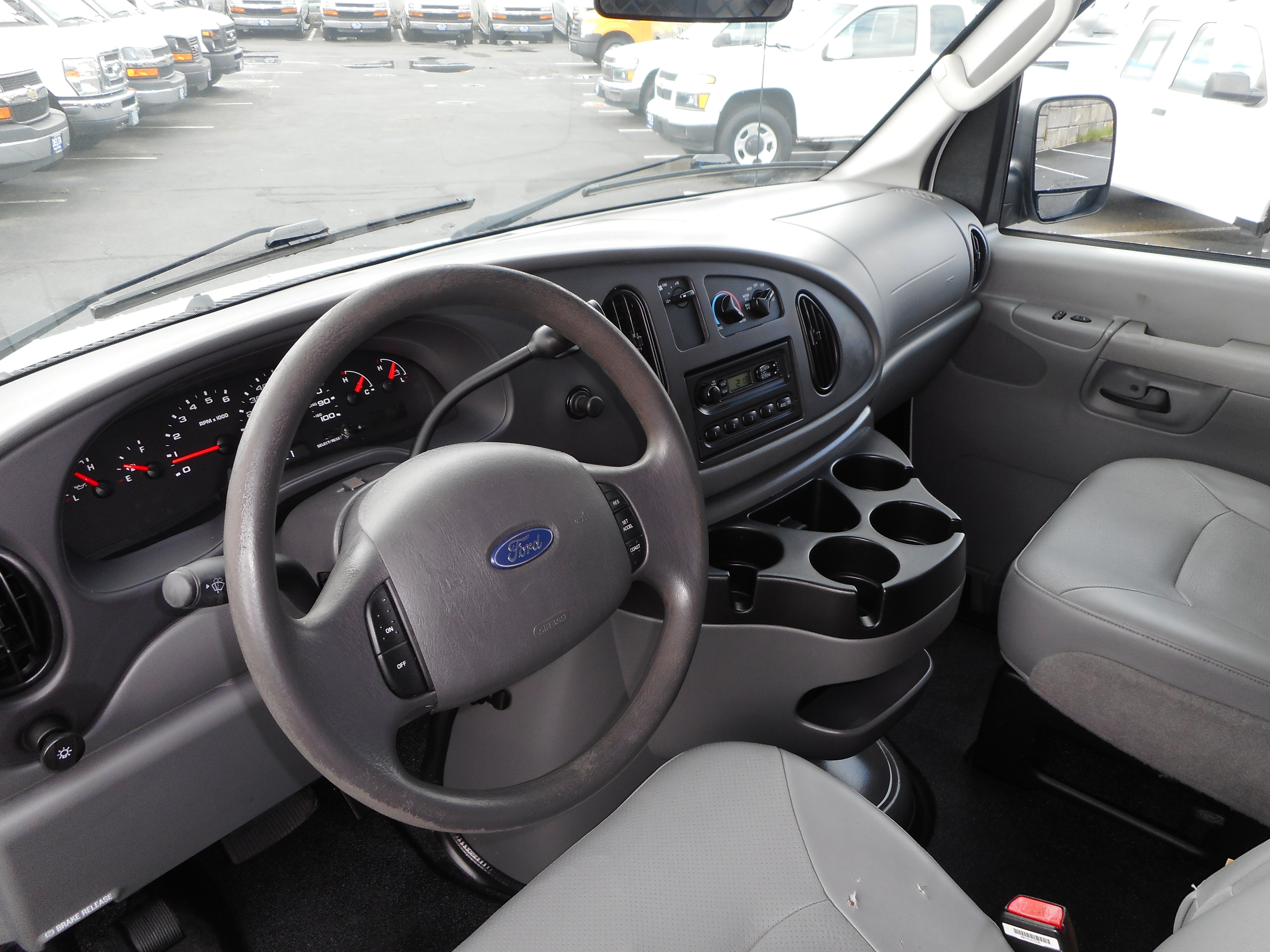 Used 2006 Ford E-250 and Econoline 250 RWD image 15