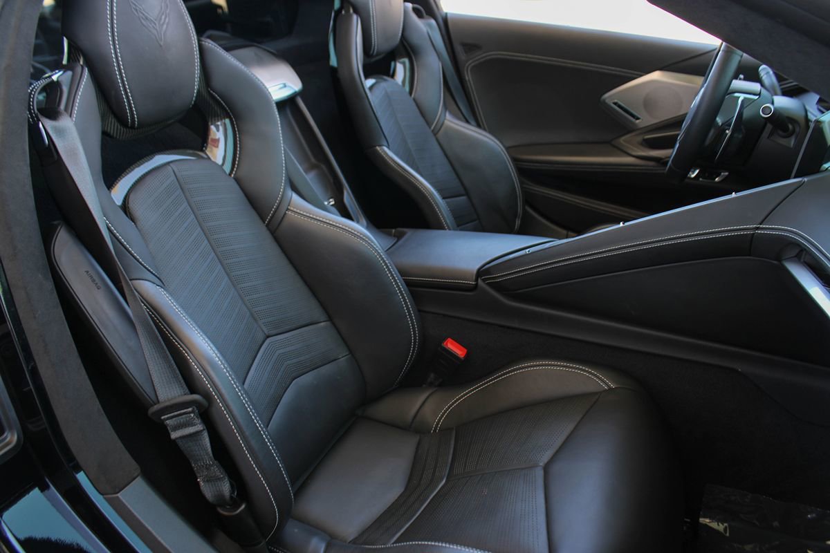 Used 2021 Chevrolet Corvette Stingray Premium Cpe w/ Z51 Performance Package RWD image 23