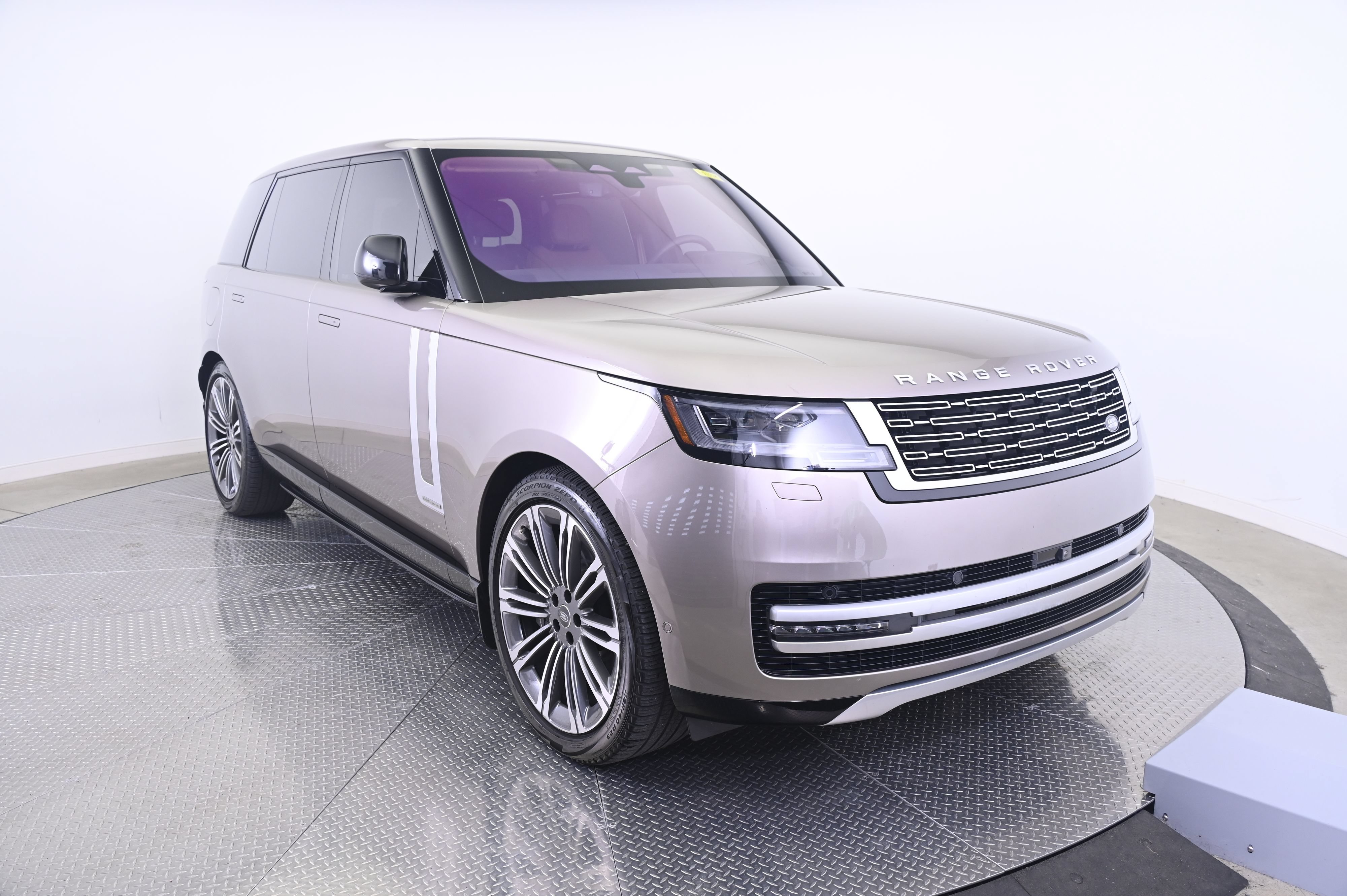 Used 2023 Land Rover Range Rover Long Wheelbase Autobiography AWD/4WD image 9
