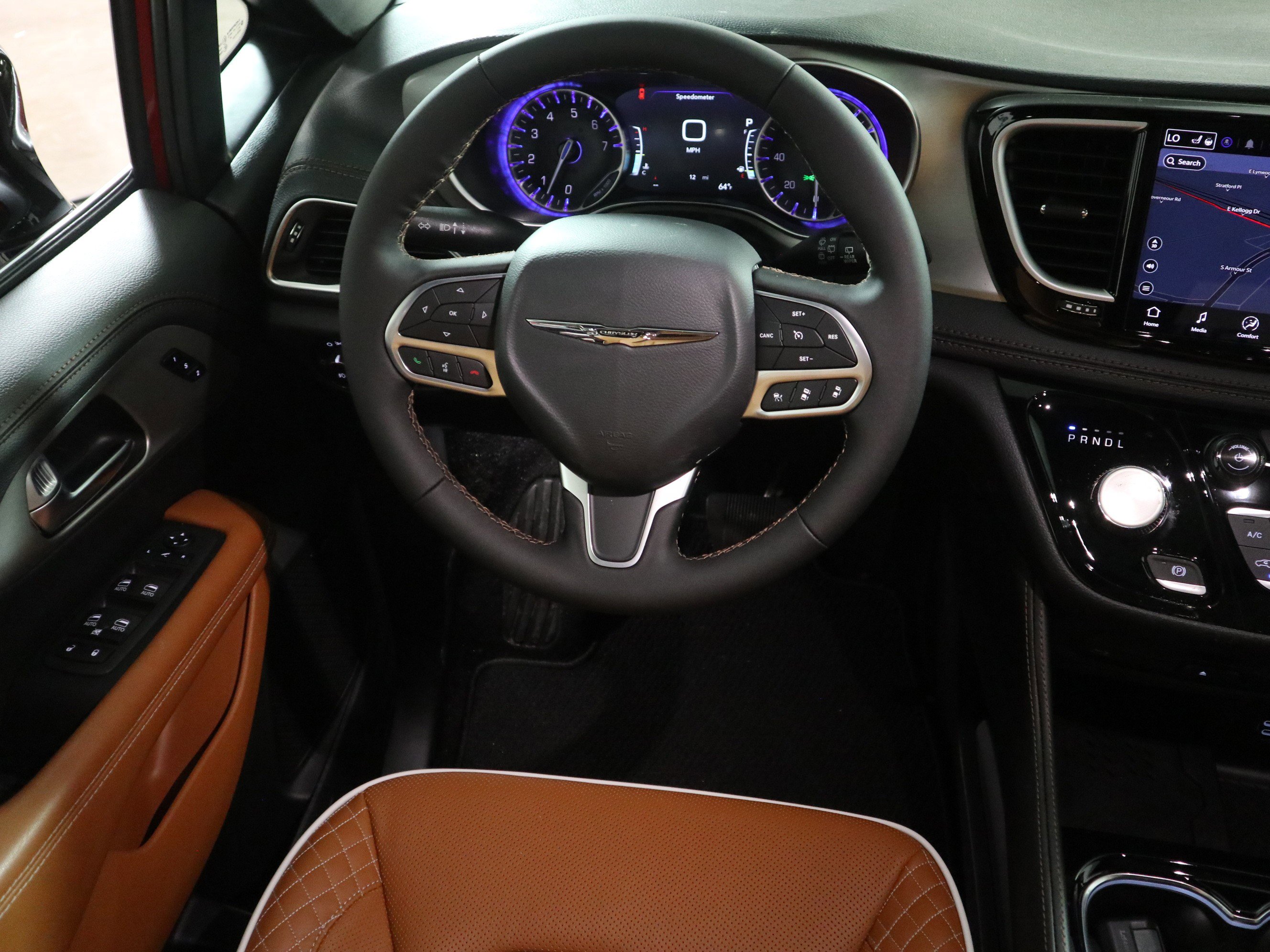 New 2026 Chrysler Pacifica Pinnacle image 17