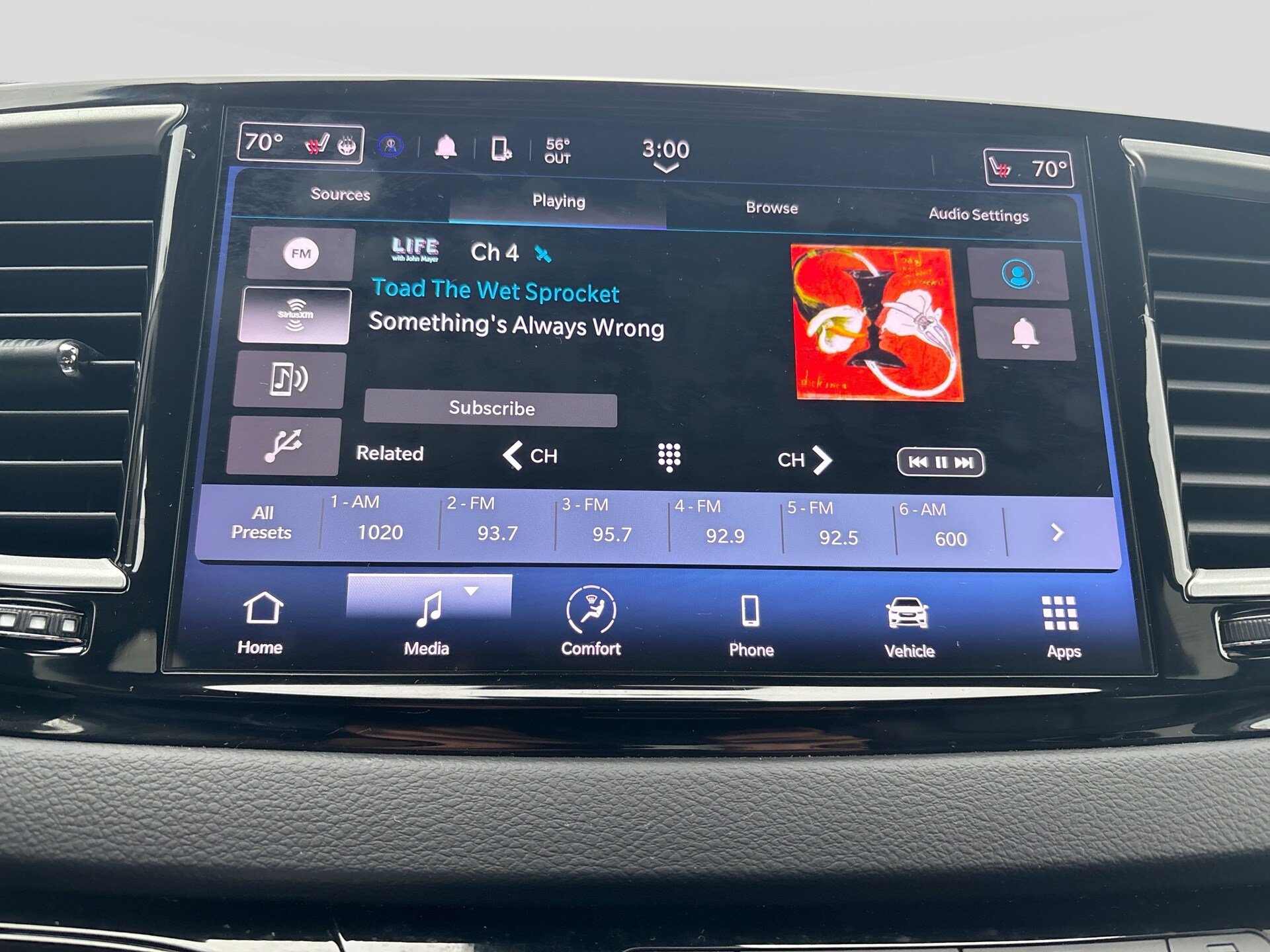 Used 2024 Chrysler Pacifica Touring-L FWD image 23