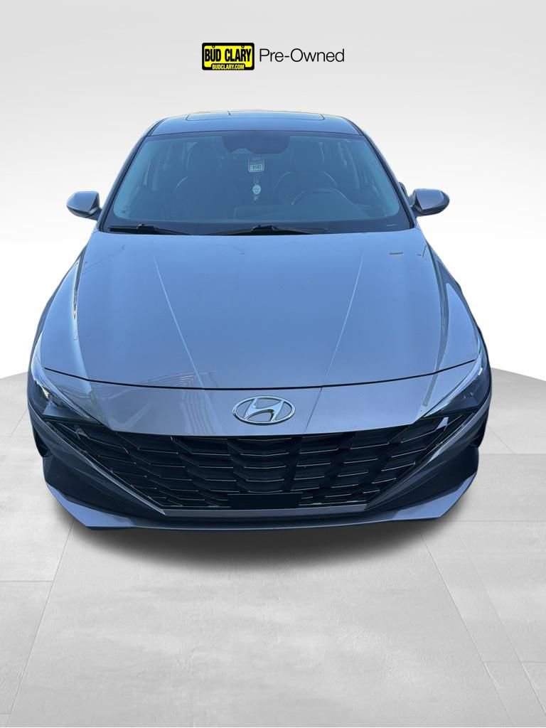 Used 2023 Hyundai Elantra Limited image 1