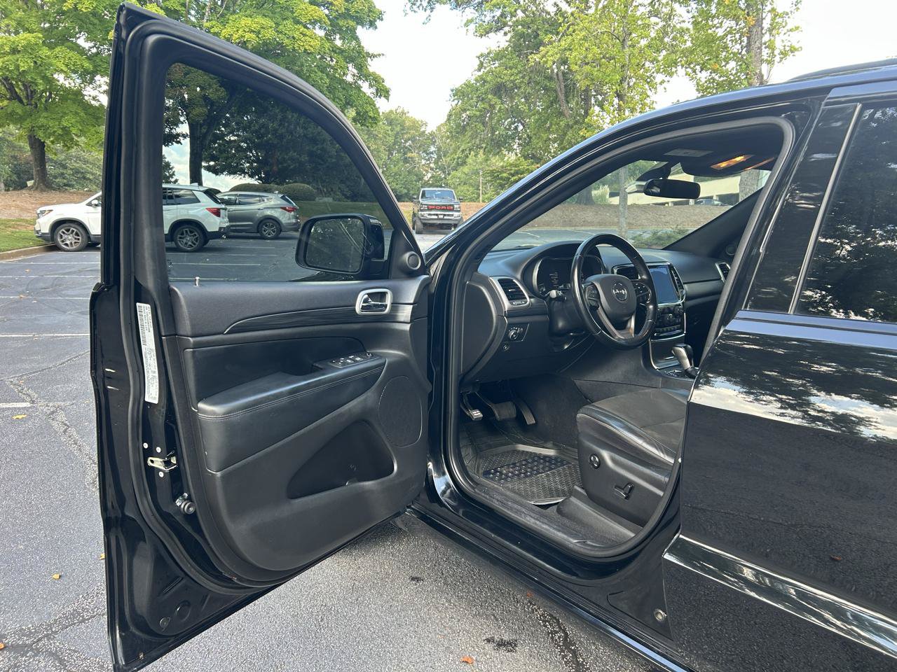 Used 2021 Jeep Grand Cherokee Laredo X AWD/4WD image 11