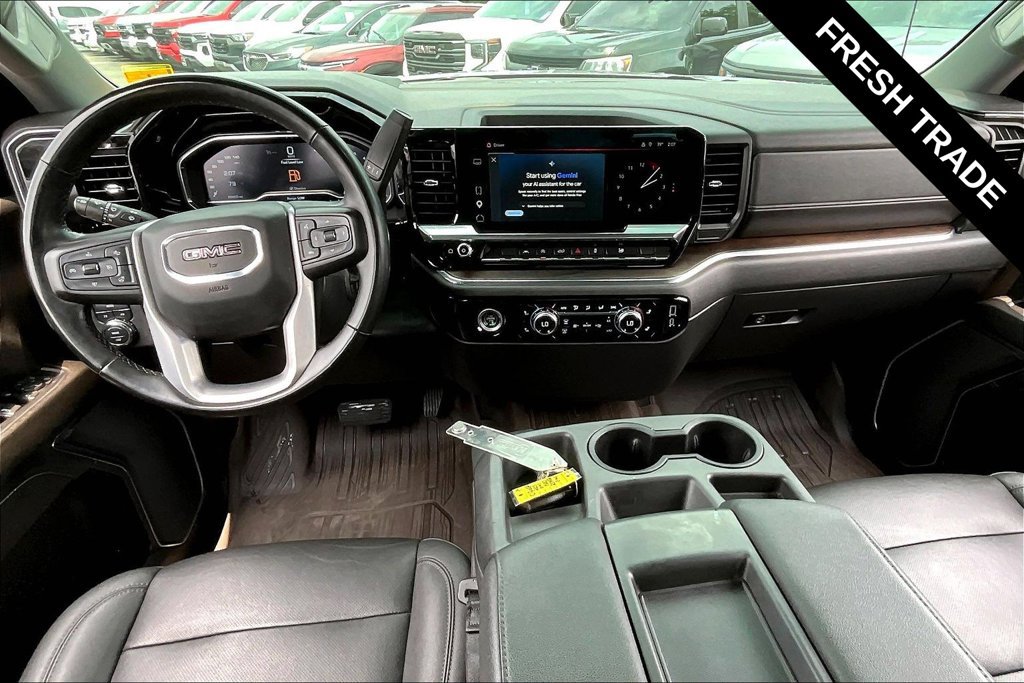 Used 2023 GMC Sierra 1500 SLT AWD/4WD image 5
