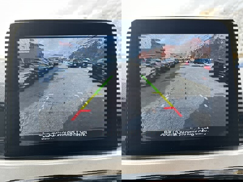 Used 2021 Ford Escape SE w/ SE Sport Appearance Package image 14