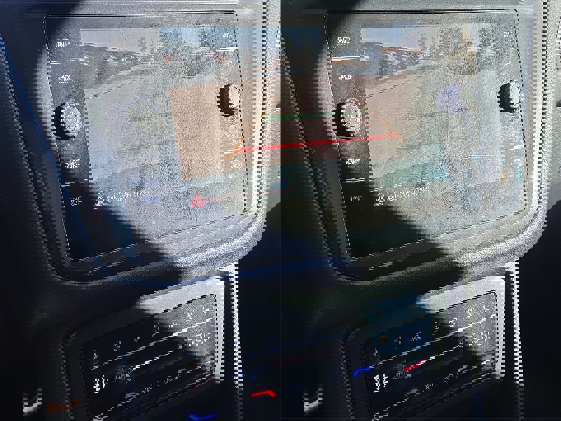 Used 2024 Volkswagen Tiguan SEL R-Line w/ MDO Package, Two-Row image 18