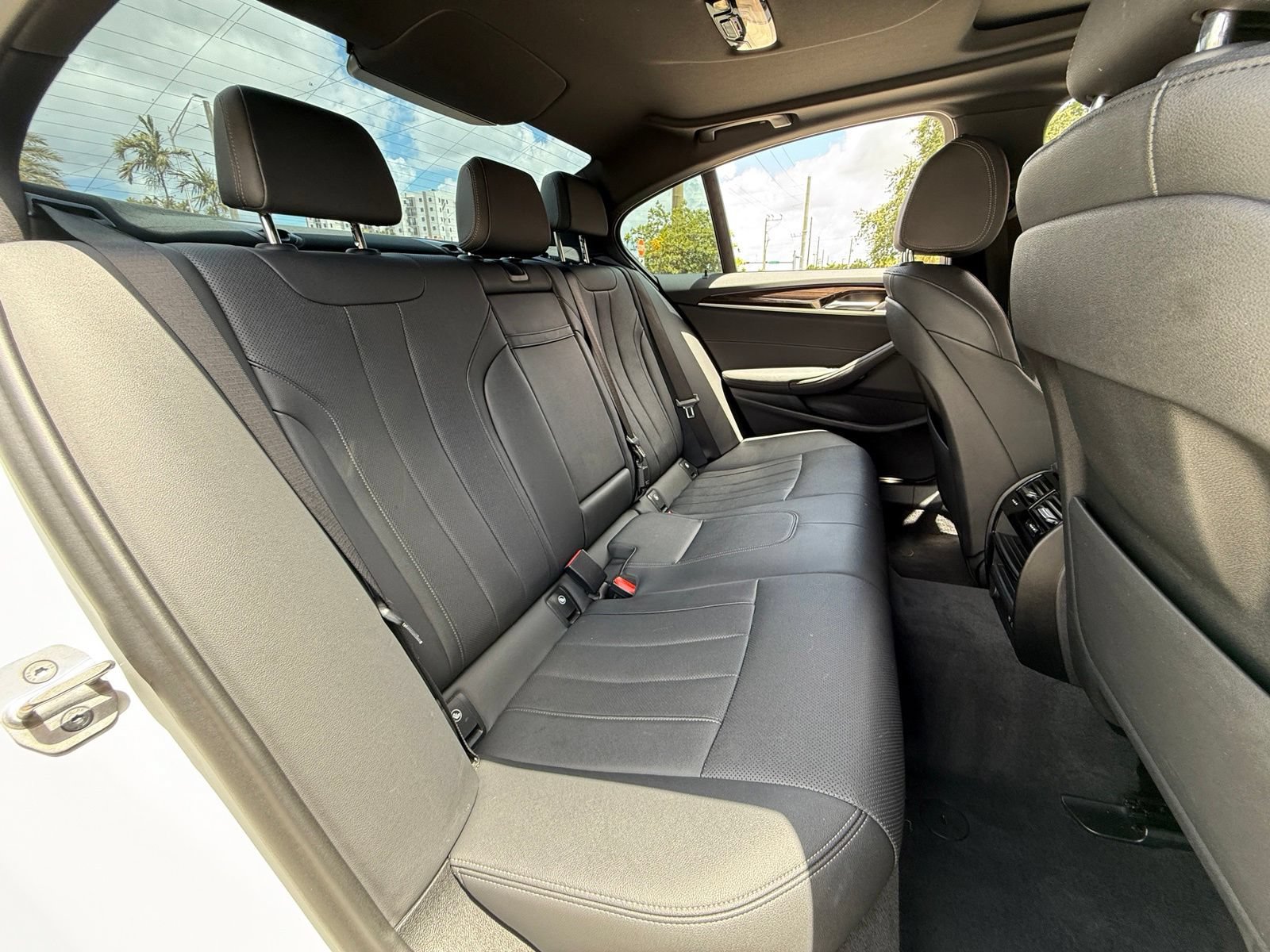 Used 2021 BMW 540i w/ M Sport Package RWD image 21