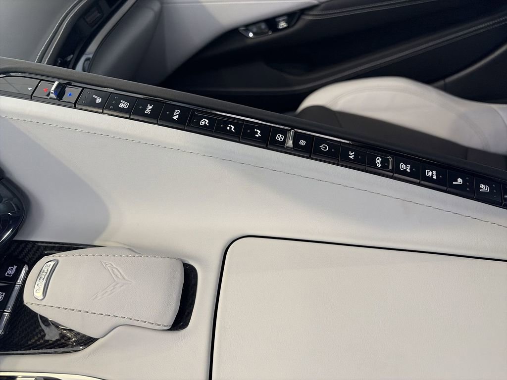Used 2025 Chevrolet Corvette Stingray Premium Conv w/ Z51 Performance Package RWD image 16