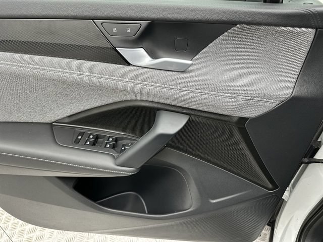 Certified 2025 Volkswagen Tiguan S AWD/4WD image 13