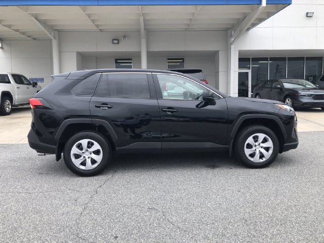 Used 2025 Toyota RAV4 LE FWD image 9