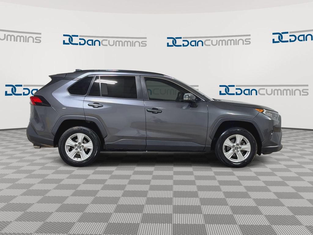 Used 2020 Toyota RAV4 XLE AWD/4WD image 9