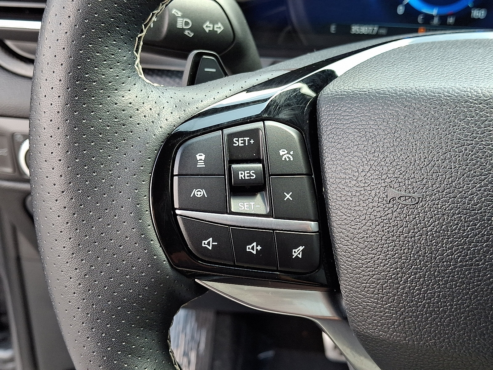 Used 2023 Ford Explorer ST w/ Equipment Group 401A AWD/4WD image 24