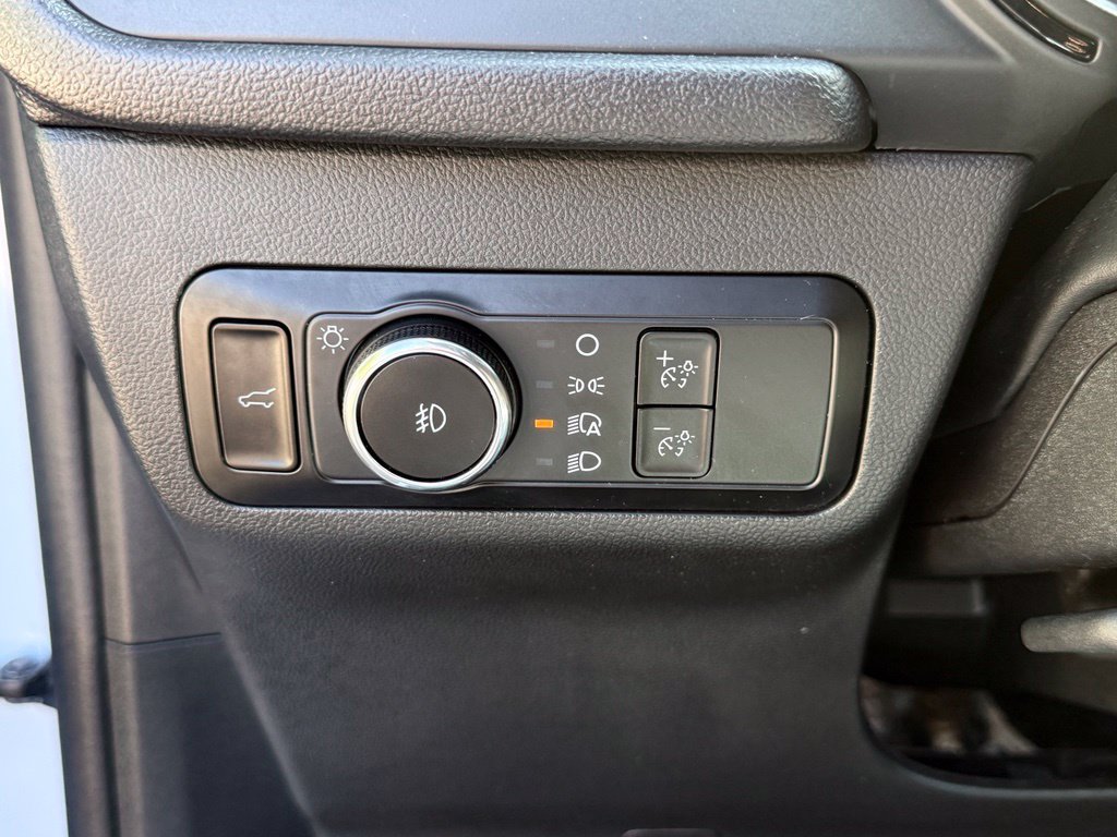 Used 2025 Ford Escape ST-Line Select AWD/4WD image 17
