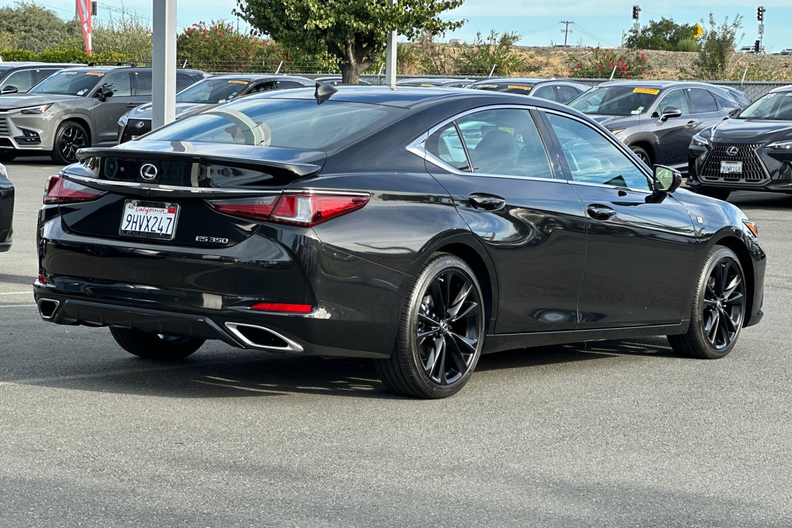Certified 2023 Lexus ES 350 F Sport w/ Accessory Package (Z2) FWD image 4