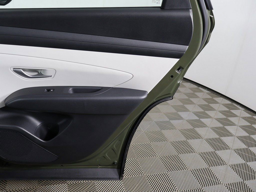 Certified 2025 Hyundai Tucson SE image 21