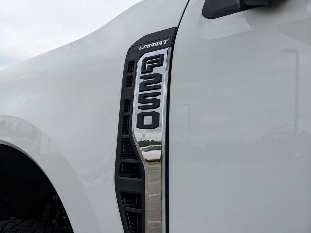 Used 2023 Ford F250 Lariat w/ Chrome Package image 26