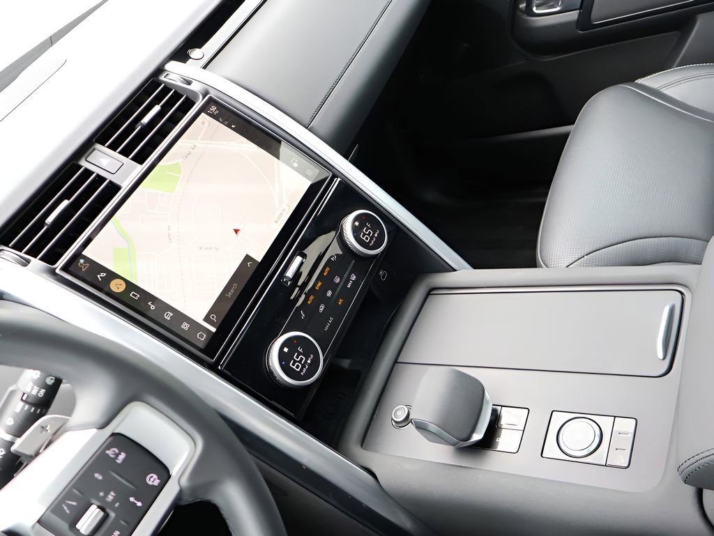 Certified 2025 Land Rover Discovery S AWD/4WD image 20