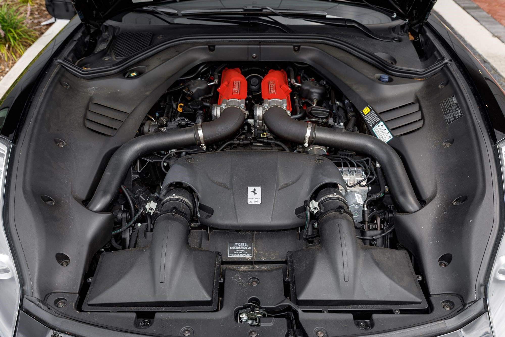 Used 2017 Ferrari California T RWD image 11