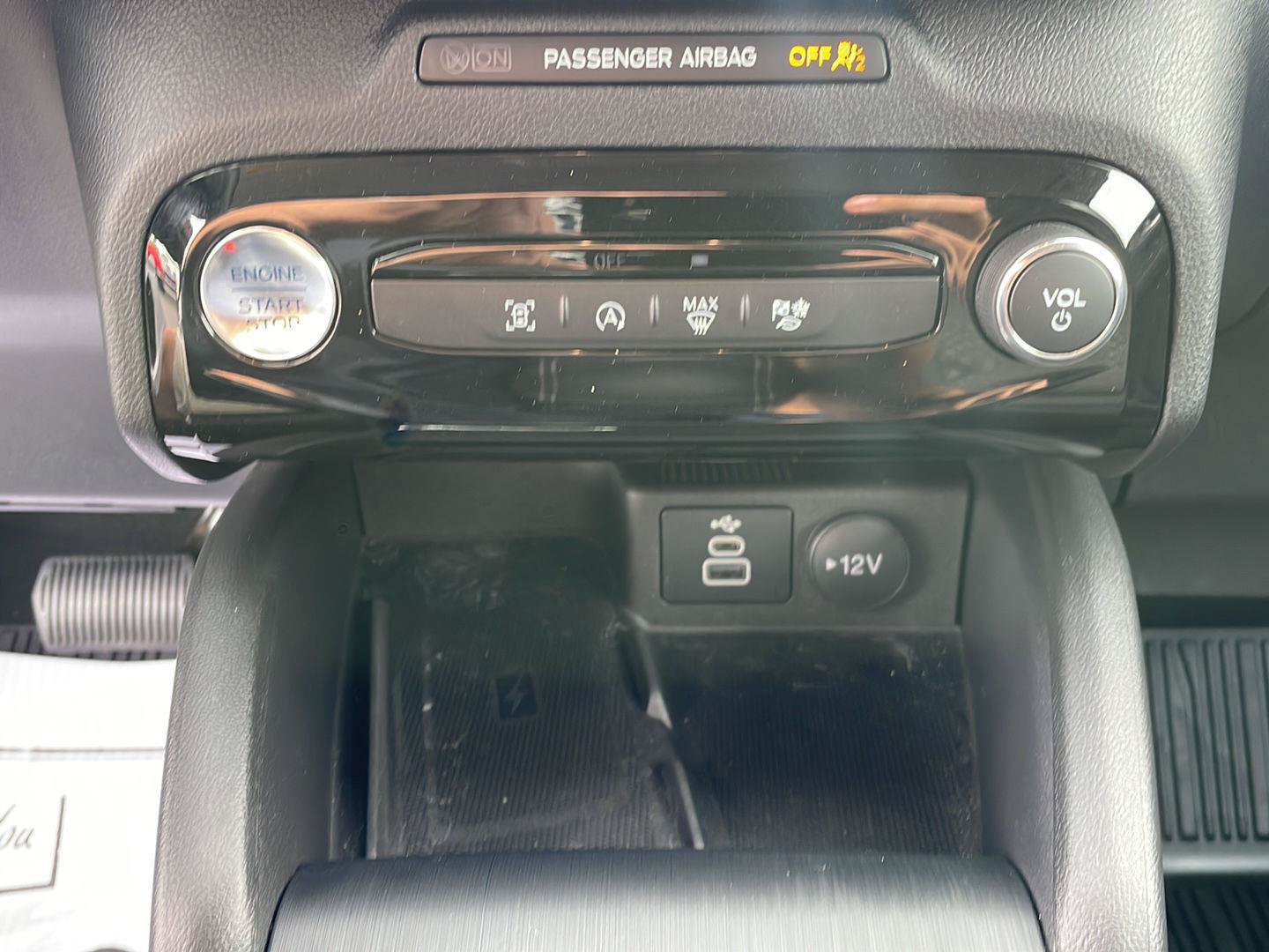 Used 2025 Ford Escape Active w/ Active Premium Tech Pack FWD image 21