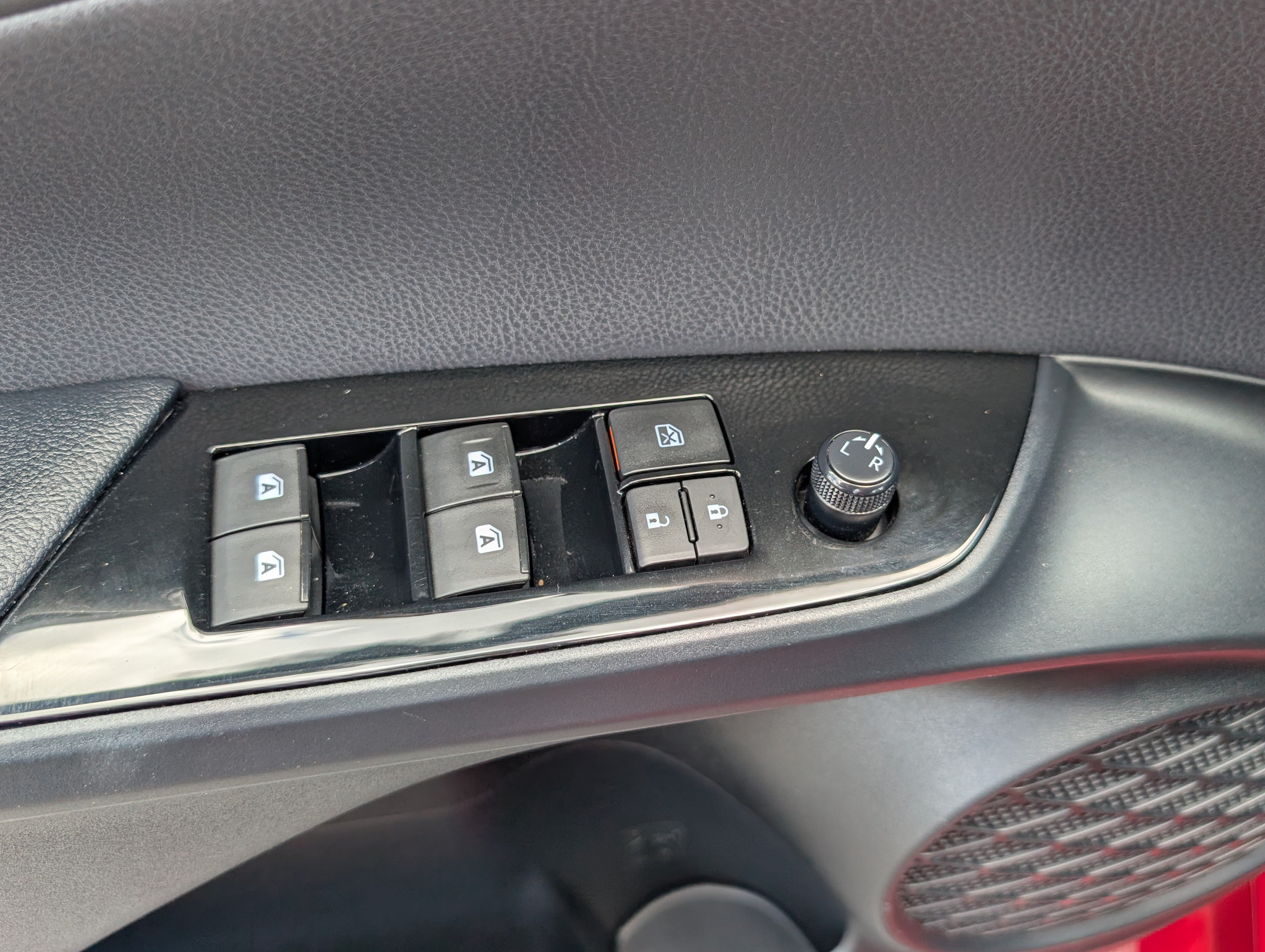 Used 2017 Toyota Prius Prime Premium w/ Carpet Mat Package FWD image 14