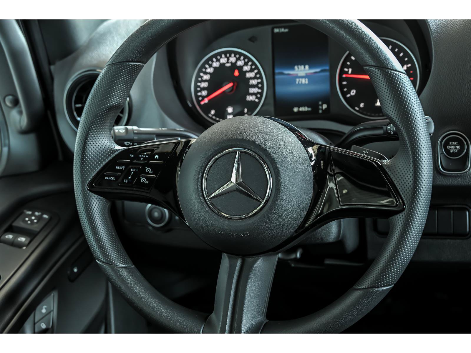 Used 2025 Mercedes-Benz Sprinter 2500 image 8