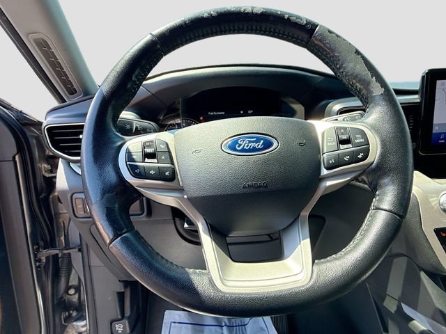 Used 2021 Ford Explorer XLT w/ Equipment Group 202A AWD/4WD image 14