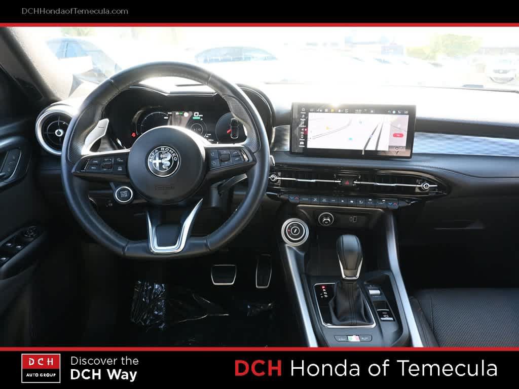 Used 2024 Alfa Romeo Tonale Veloce w/ Premium Interior Package AWD/4WD image 8